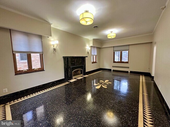 Building Photo - 3007 Oliver St NW