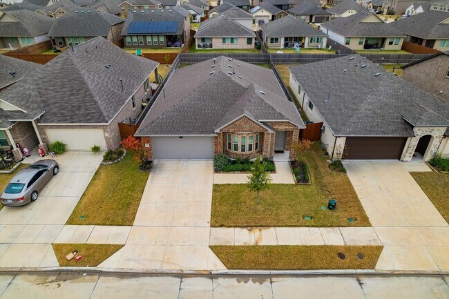 Building Photo - 3225 Sioux Trl