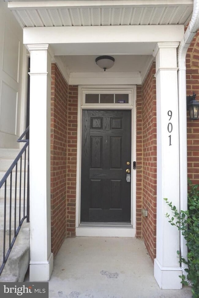 Building Photo - Beautiful Condohome at Watkins Place