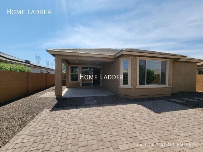 Building Photo - 25932 W Quail Ave