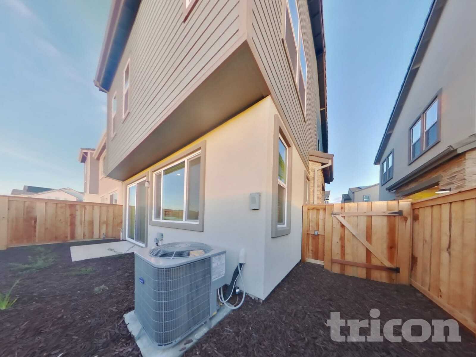 Building Photo - 2046 Delta Vw Ave