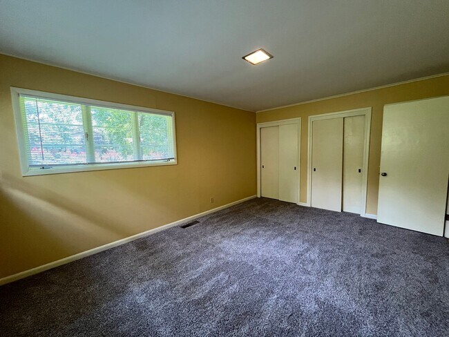 Building Photo - 3 Bedroom home near 41st & Harvard