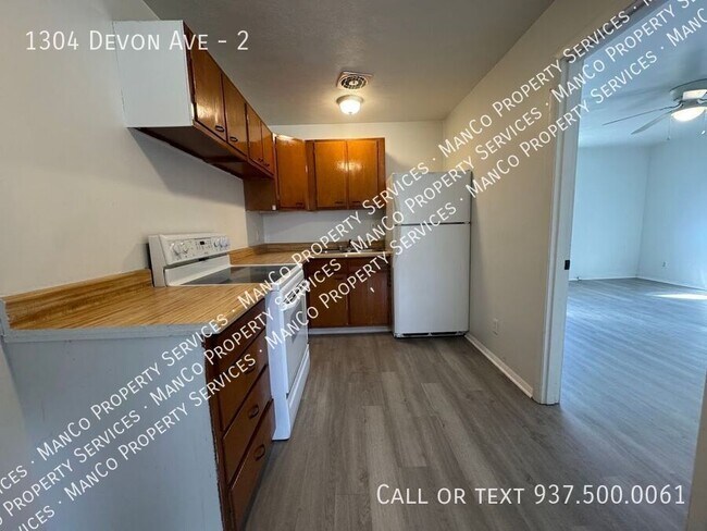 Building Photo - 1304 Devon Ave