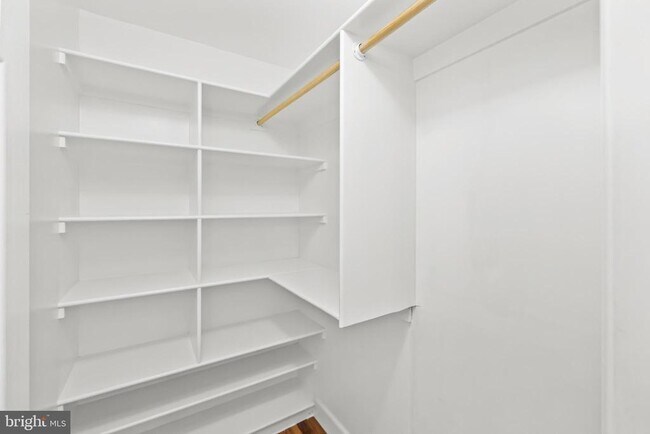 Building Photo - 46564 Hampshire Station Dr