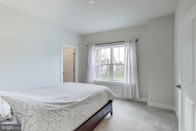 Building Photo - 3897 Hillview Ct