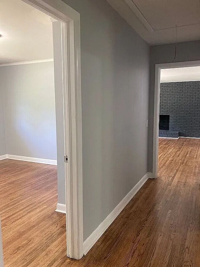 Building Photo - Peaceful home in Forest Acres!