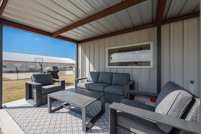 Building Photo - 6166 Imperial Loop Dr