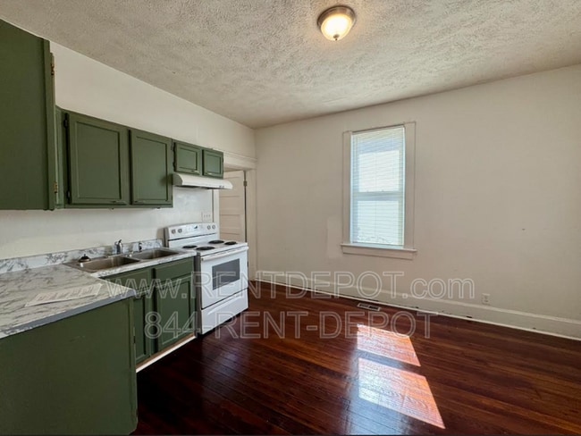 Building Photo - 1306 W Missouri St