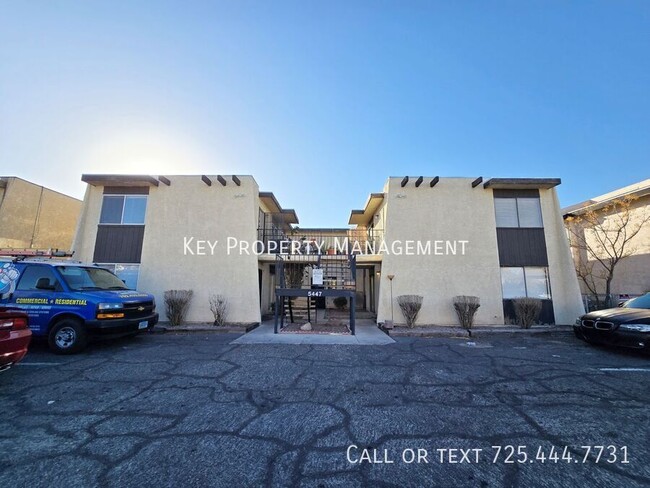 Primary Photo - 2 BEDROOM 1 BATH CONDO IN LAS VEGAS NEAR S...