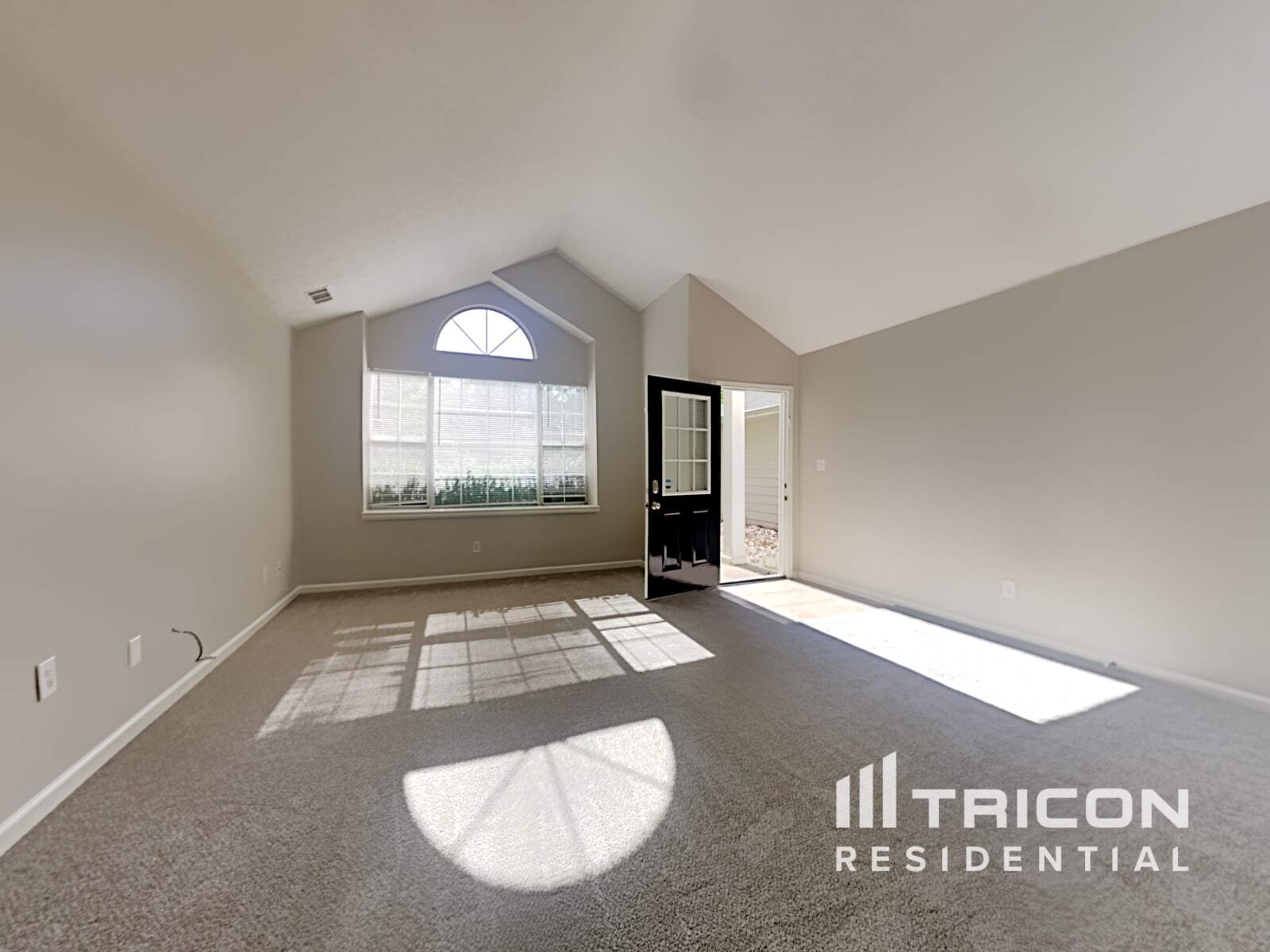 Building Photo - 4122 Autumn Lake Dr