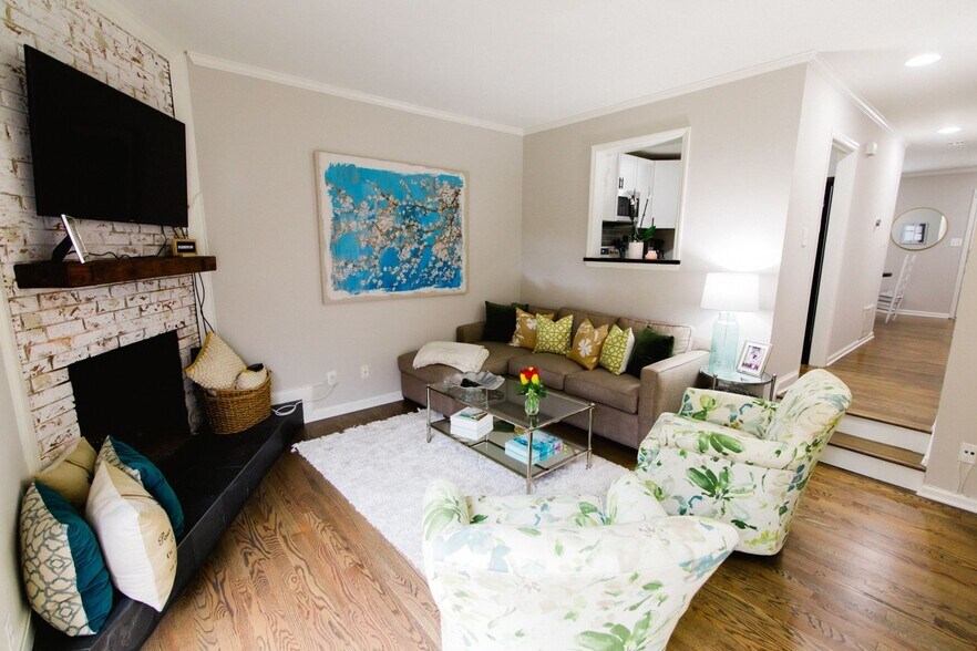 Building Photo - 510 N Poplar St