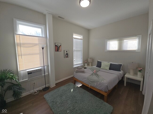 Building Photo - 1728 N Delaware St