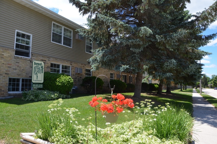 Building Photo - Forest Glen Apartments