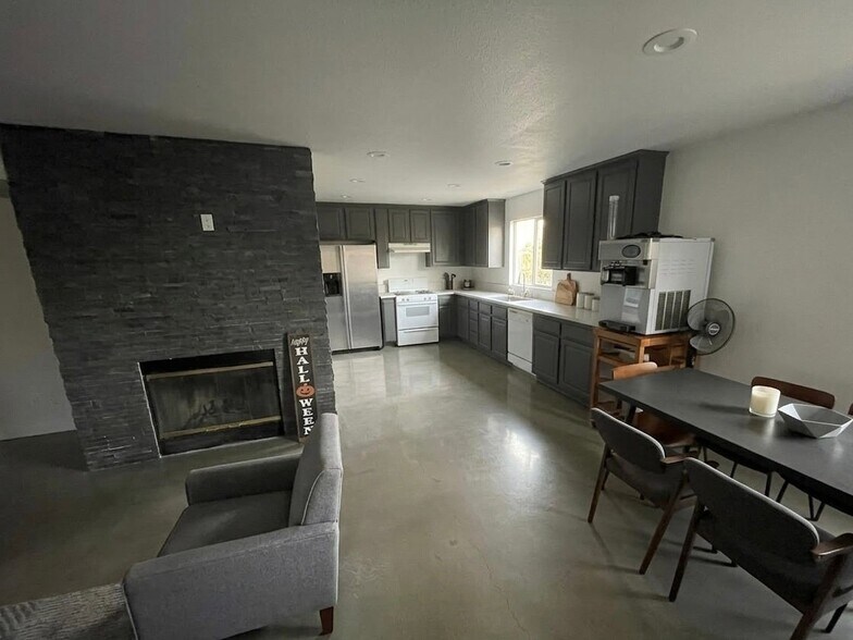 Building Photo - 33075 Aquamarine Cir