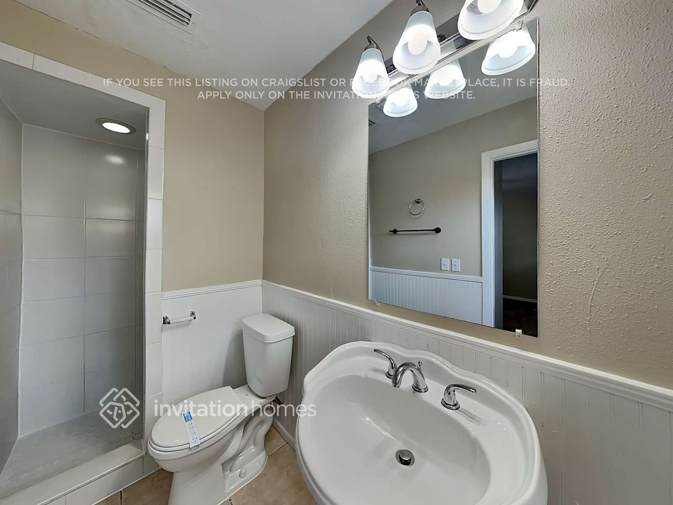 Building Photo - 5335 Laurelwood Pl