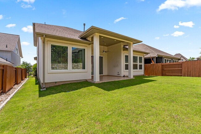 Building Photo - Beautiful Move-In Ready 4 bedroom, 3 bathroom home in Liberty Hill ISD!
