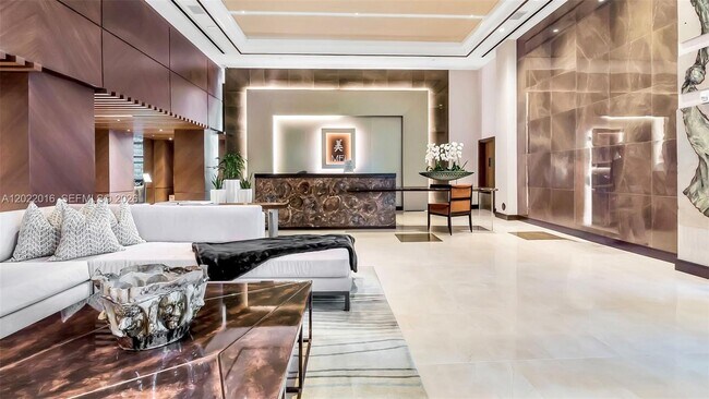 Building Photo - 5875 Collins Ave