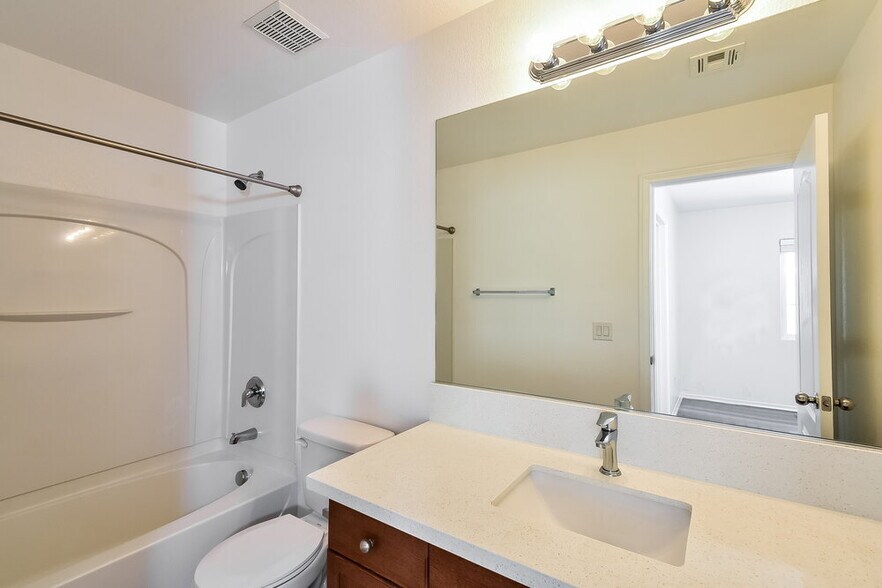 Building Photo - 7557 Cultural Ct