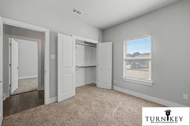 Building Photo - 221 Stewart Bend Ct