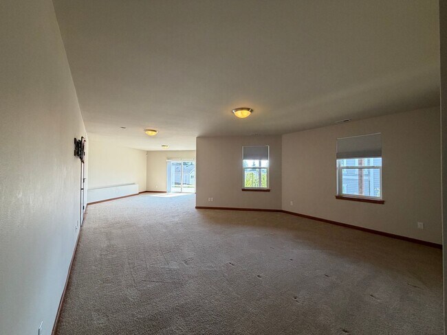 Building Photo - Military Discount - Please Inquire! ~ Whiskey Ridge View Home | 5 Bed + Bonus Living Space with O...
