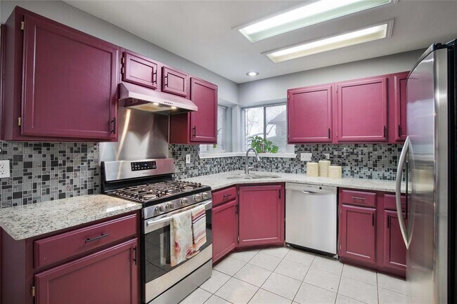 Building Photo - 1205 Ivybridge Dr