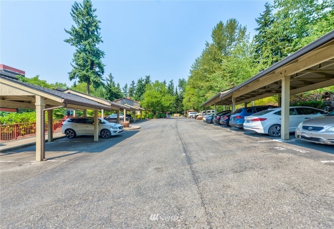 Building Photo - 11058 NE 33rd Pl