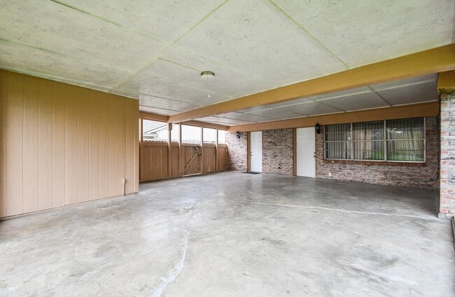 Building Photo - 7714 Eichler Dr
