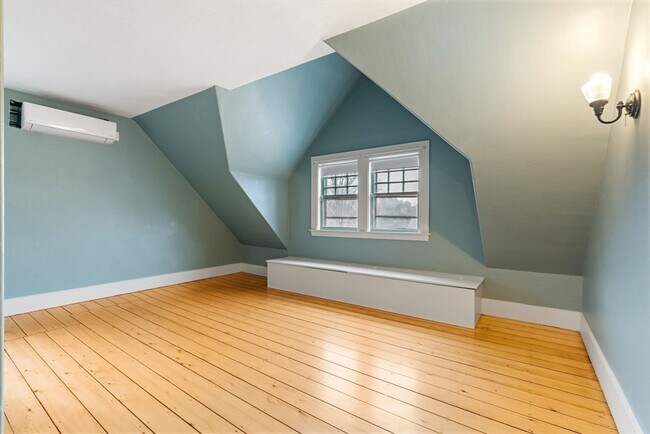 Building Photo - 187 Pleasant St