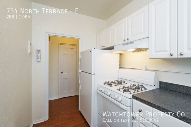 Building Photo - 734 North Terrace