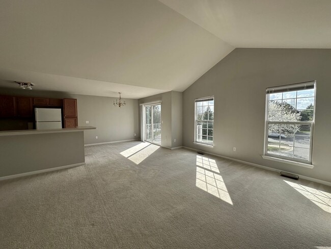 Building Photo - Just Listed! Sun-Filled 2BR Condo with Fireplace & Garage – Won’t Last!