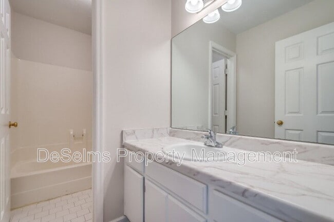 Building Photo - 302 Ash Forge Dr