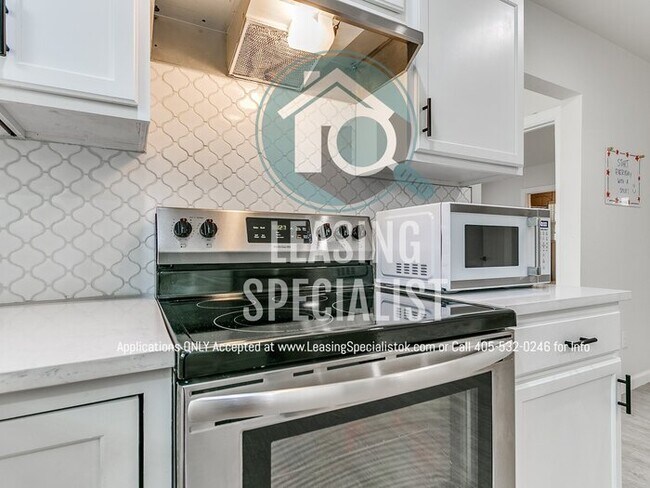Building Photo - Norman 3 Bed 2 Bath New Custom Build Available for Immediate Move!!
