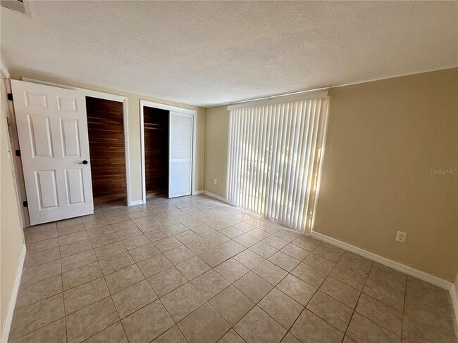 Building Photo - 3931 Claremont Dr