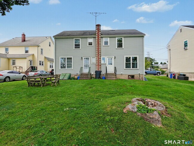 Building Photo - 108 Kenwood Ave