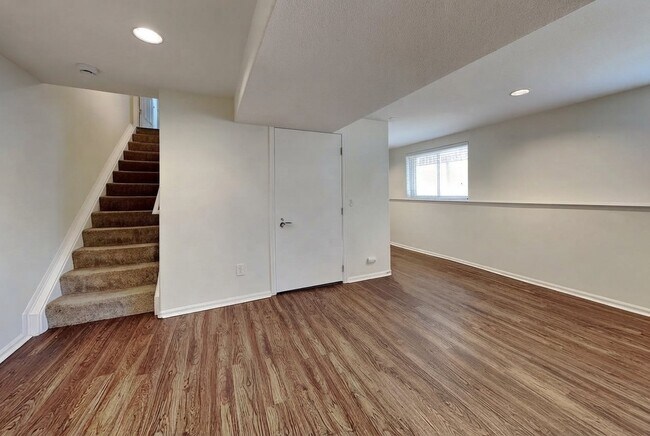Building Photo - 21062 E Mansfield Pl