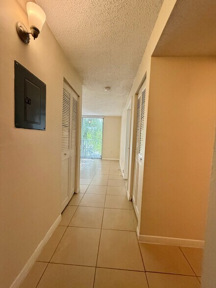 Hallway - 1720 NW North River Dr