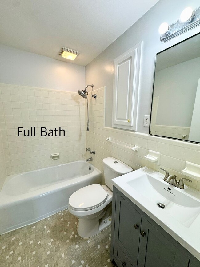 Building Photo - SUPERB Home in Sea Gate - close to Market ...