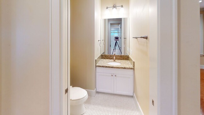 Building Photo - 244-248 B Ave