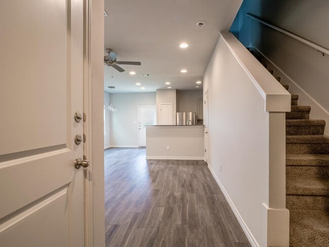 Building Photo - 222 Peruna Dr