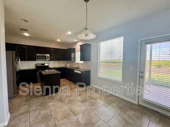Building Photo - 372 Kingfisher Ln