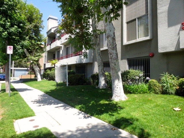 Building Photo - 10932 Morrison St