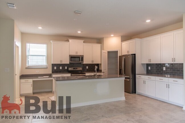 Building Photo - 11931 Hometown Pl