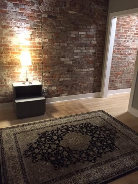 Building Photo - 127 E Main St