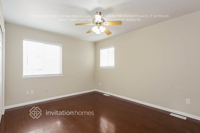 Building Photo - 227 Poppy St