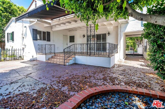 Building Photo - 325 S El Camino Dr