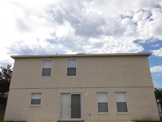 Building Photo - 357 Sky Valley St