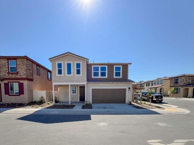 Building Photo - NEWER CONSTRUCTION ~SOLAR~ 3 BED 3 BATH BE...