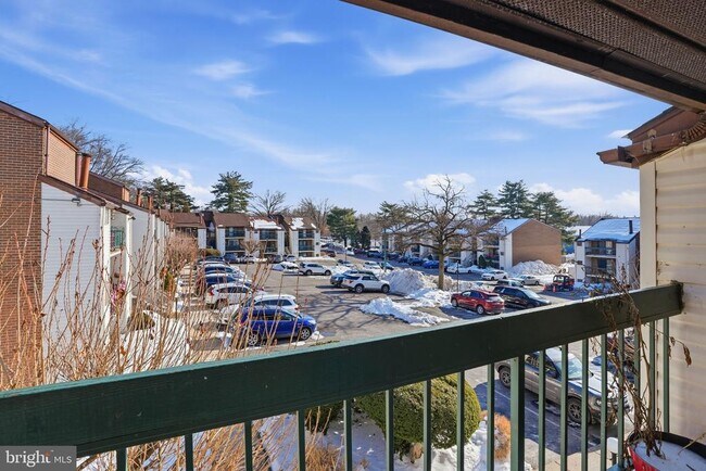 Building Photo - 3750 Clarendon Ave