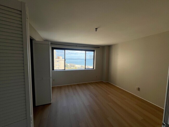 Building Photo - 376 Ocean Ave