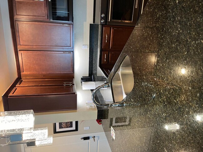 Building Photo - 2511 W Queen Creek Rd